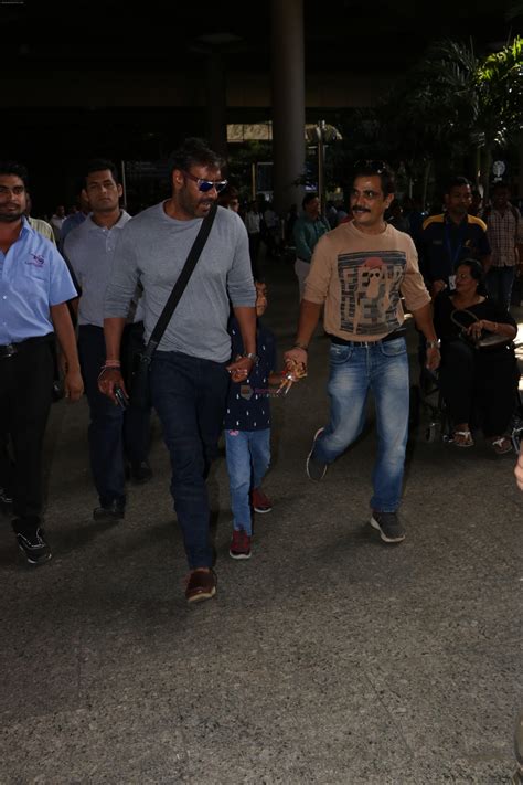 Ajay Devgan Spotted At Airport With his Son, Daughter & Mother on 25th ...