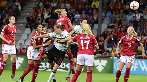 Danish women's team call off strike