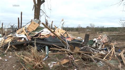 The latest on the deadly tornado outbreak - Good Morning America