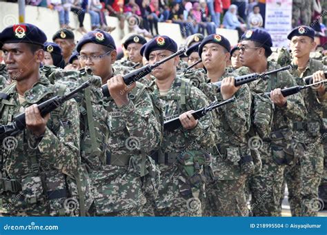 Malaysian Soldiers in Uniform and Fully Armed. Editorial Stock Image ...