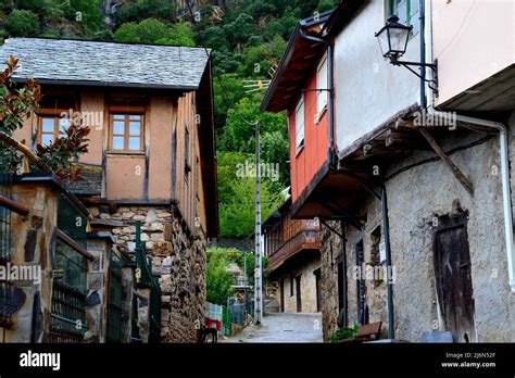 Rustic houses of Vilar de Silva, Rubia, Ourense, Spain Stock Photo - Alamy