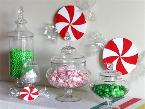 How to Make Christmas Candy Decorations | how-tos | DIY