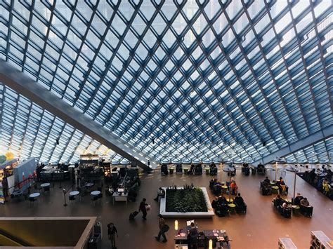 Architecture - Seattle Public Library Rem Koolhaas & Joshua Prince ...