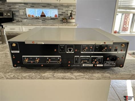 Marantz SACD 30n - Silver PRICE REDUCED Photo #4742145 - Canuck Audio Mart