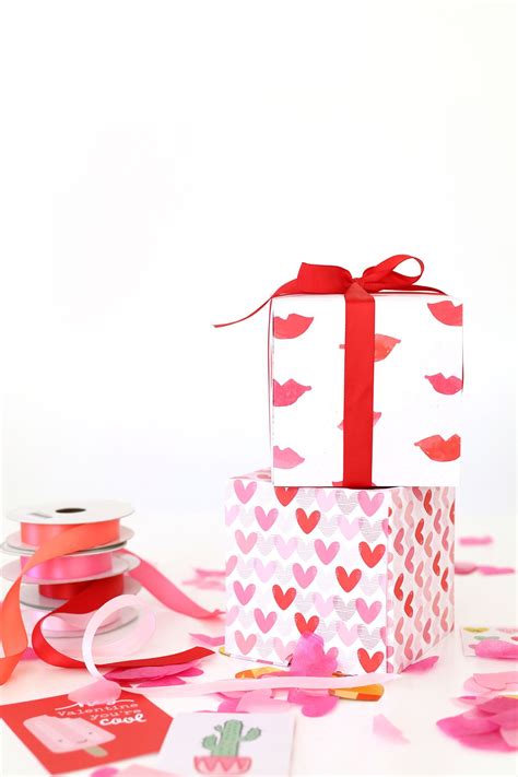 DIY Valentine's Day Surprise Box - Damask Love | Valentines diy ...