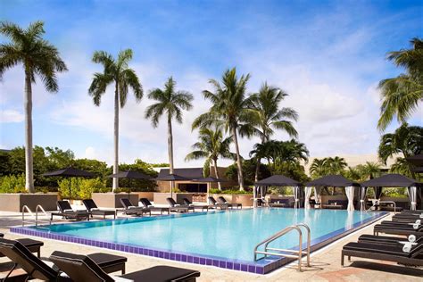 The Ritz-Carlton Coconut Grove, Miami Hotel – Miami, FL, USA – Exterior Pool – TRAVOH