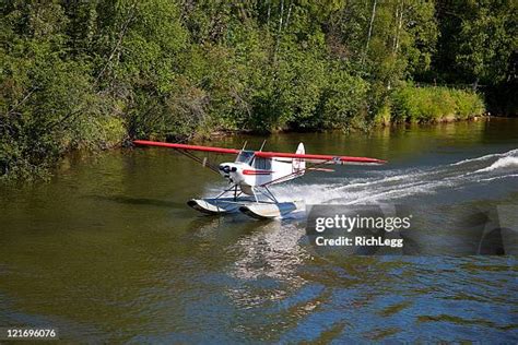 187 Float Plane Landing On Water Stock Photos, High-Res Pictures, and ...