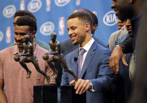 Stephen Curry makes history: 1st unanimous MVP