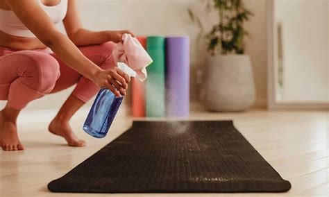 How to Clean a Yoga Mat: Daily Cleaning & Deep Cleaning • The Grom Life