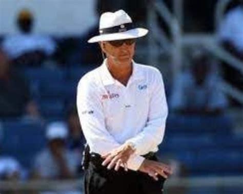 Cricket Umpire Signals Explained : Different Types of Rules