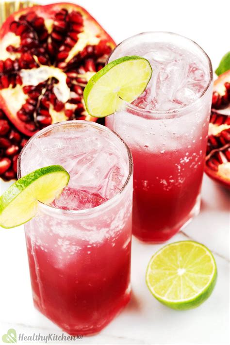 Vodka and Pomegranate Juice Recipe: Elegant Drink for The Holidays