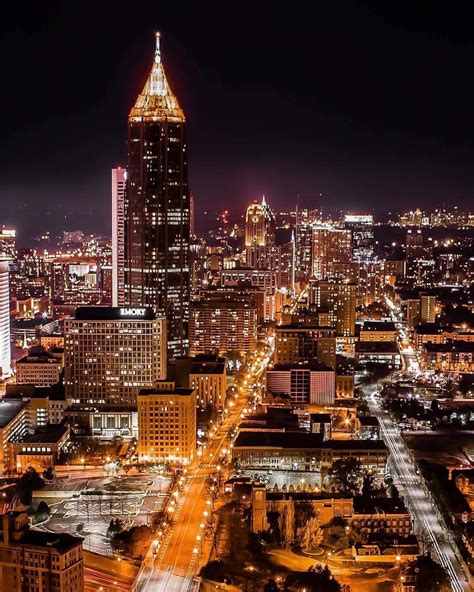 Evening Time in Atlanta Atlanta Georgia Downtown, Atlanta Art, Atlanta Skyline, City Skyline ...