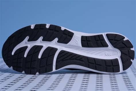 Cut in half: ASICS Gel Contend 7 Review | RunRepeat