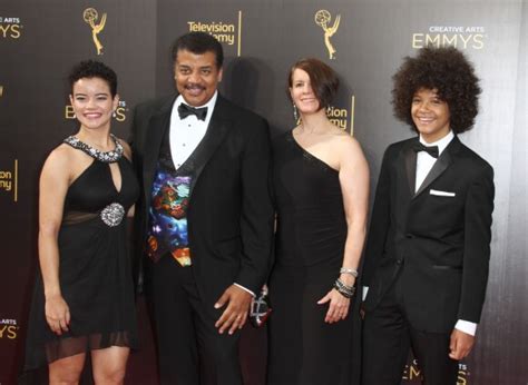 Photo : Neil Degrasse avec sa fille Miranda Tyson, sa femme Alice Young et son fils Travis Tyson ...