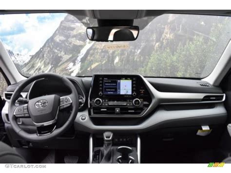 2020 Toyota Highlander XLE Graphite Dashboard Photo #137475642 ...