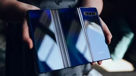 TCL showcases foldable phone design with tri-folding display - Gizmochina