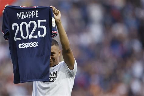 Mbappe signs contract extension with PSG until 2025 | Reuters