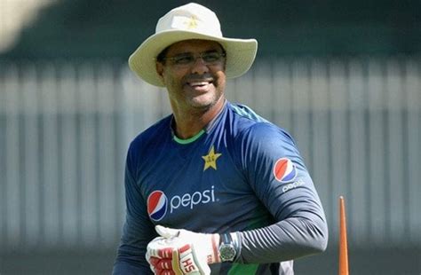 Waqar Younis refutes speculations about taking bowling coach role