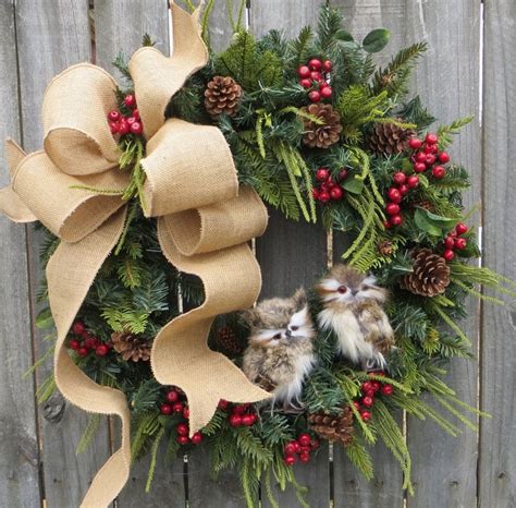 21 Artificial Christmas Wreath Ideas for Stunning Front Door Decorating