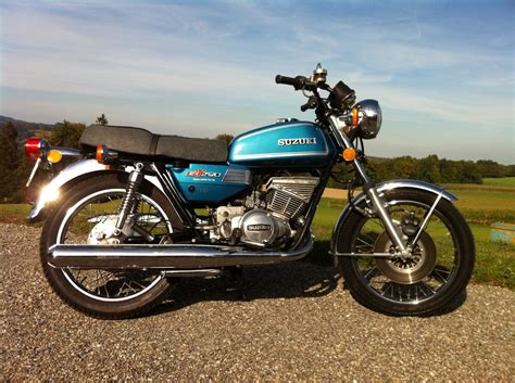 Suzuki GT250 Gallery | Classic Motorbikes