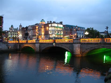 File:Ireland Dublin Night.JPG - Wikimedia Commons