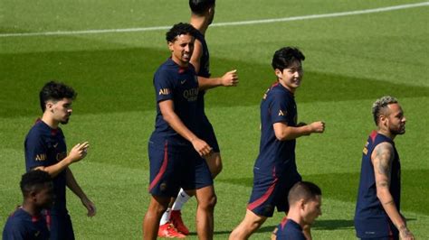 Watch the Best Moments from Kang-in Lee in PSG Preseason Debut