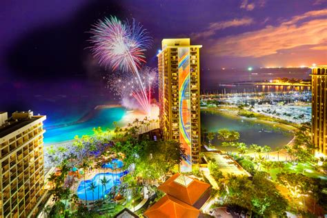 Friday Night Fireworks Relaunch in Waikīkī After Two Years - Hawaii ...