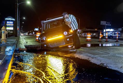 Flash flood hits Las Vegas strip, pouring into casinos - Los Angeles Times