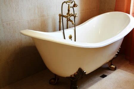 About Your Porcelain Bathtub | DoItYourself.com