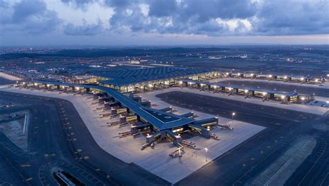 Toujours aussi contesté, le nouvel aéroport d'Istanbul tourne (enfin) à ...