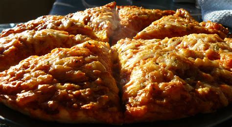 File:CHEESE AND TOMATO PIZZA.JPG - Wikipedia, the free encyclopedia