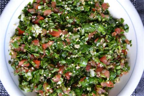 Lebanese cucumber salad | Tabouleh - Maninio Recipes