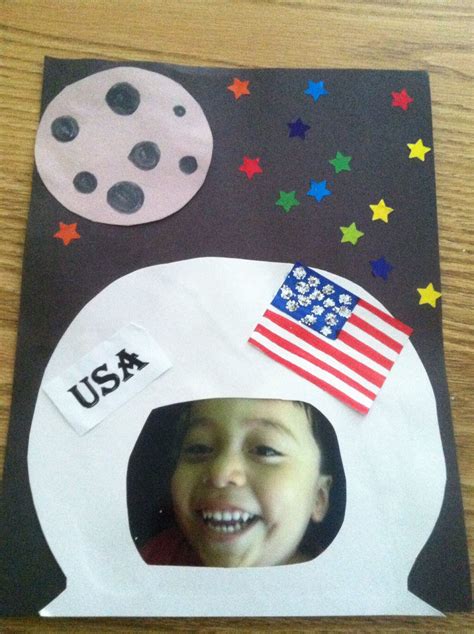 Astronaut craft, pre cut moon and flag. Hope you like. Space Preschool ...