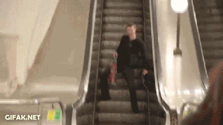 21 Funny Gifs of People Falling Down