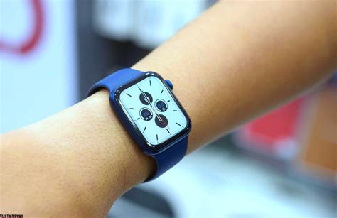 Series 6 Apple Watch Blue Aluminum: First Impression, Hands-On