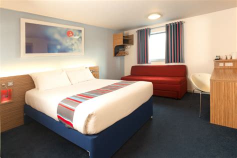 Travelodge London Balham (London): What to Know BEFORE You Bring Your ...