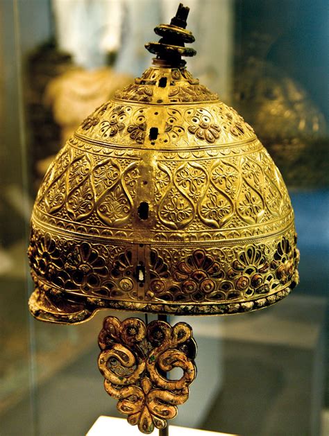 casco de oro celta. Agris, Francia. Sobre el año 350 aC | JOYAS DE LA ...