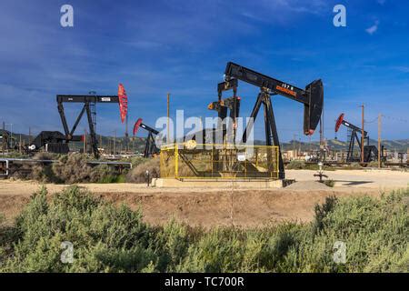 Taft, California - Oil wells in the oil and gas fields of southern San ...