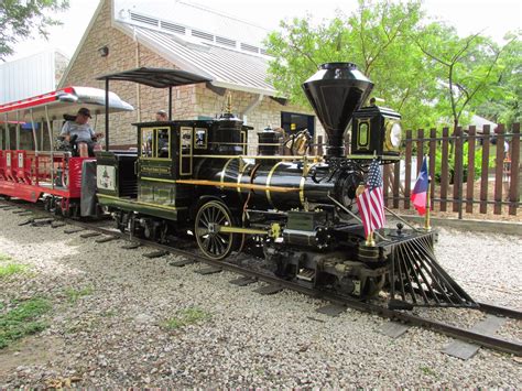 Eddie's Rail Fan Page: The San Antonio Zoo Train. San Antonio Texas ...