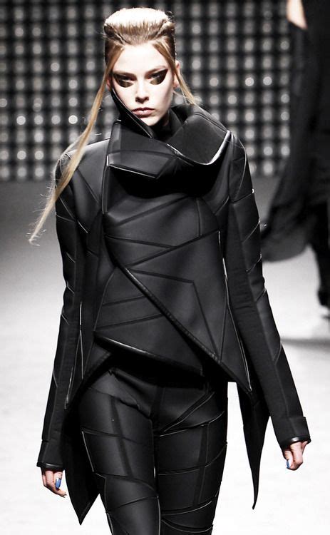 1000+ images about Avant-Garde Fashion on Pinterest | Alexander McQueen ...