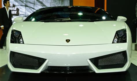 Lamborghini Profile: LP560 Spyder - Lamborghini Hire