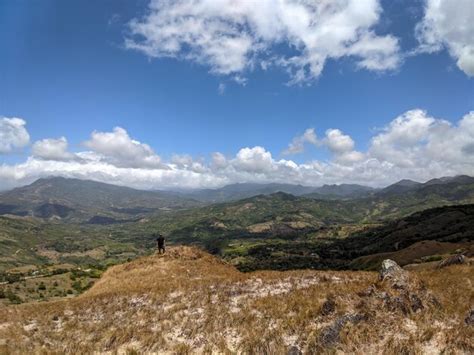 Premium Photo | Hike through mountains with great landscapes in panama