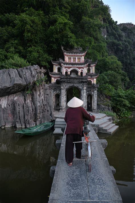 Gold Buddha Statue, Bai Dinh Pagoda, Ninh Binh, Vietnam · Free Stock Photo