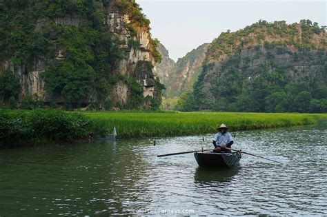 Tam Coc Boat Tour: Best Viewpoint, Prices, & Tips