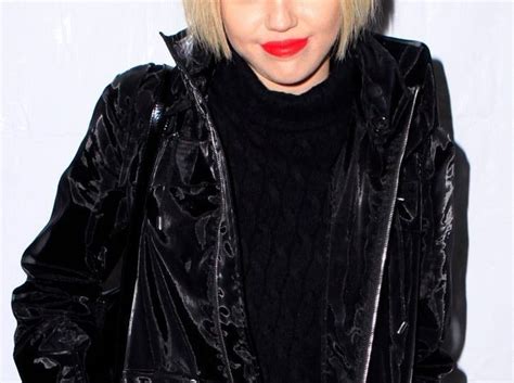 Miley Cyrus Get Bob Haircut and Fringe Bangs – Fashion Trend Seeker