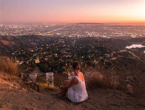 Hollywood Sign Hike: Super Easy 1 - Hour Sunset Hike With Views On LA