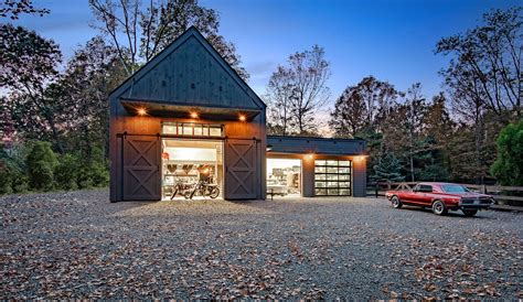 ROAM Architecture:Black Barn Garage + Workshop: