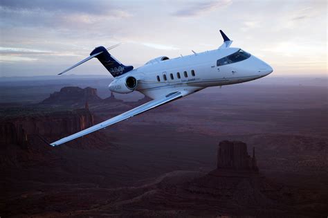 Bombardier Challenger 300 - Private Jet - Global Jet