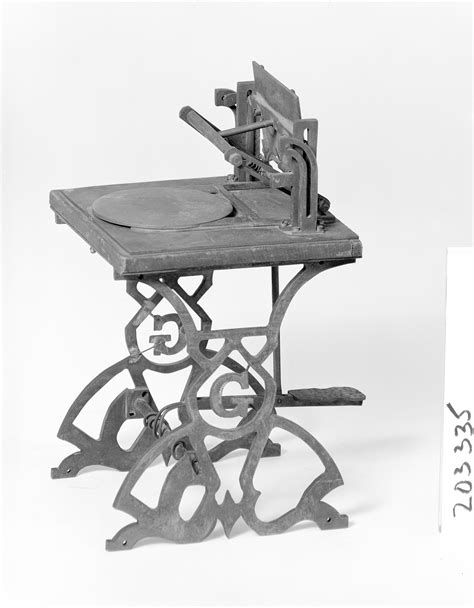 Patent Model of a Platen Printing Press | Smithsonian Institution