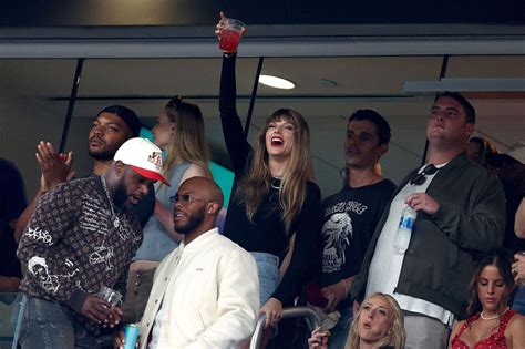 Is Taylor Swift at Jets game? List of celebrities spotted at MetLife Stadium ahead of Chiefs matchup